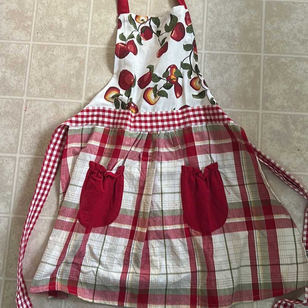 Country Apple plaid apron